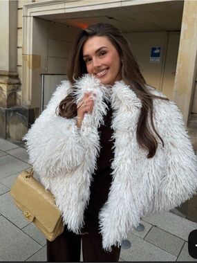 Women's shaggy White Fluffy Faux-Fur Jacket